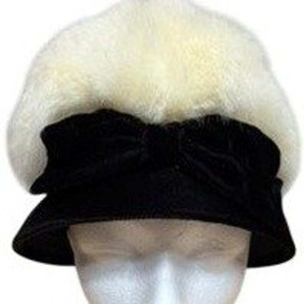 VTG Black Velvet Hat W/Black Bow & White Fur Cloche Hat Winter Pillbox Hat RARE!
